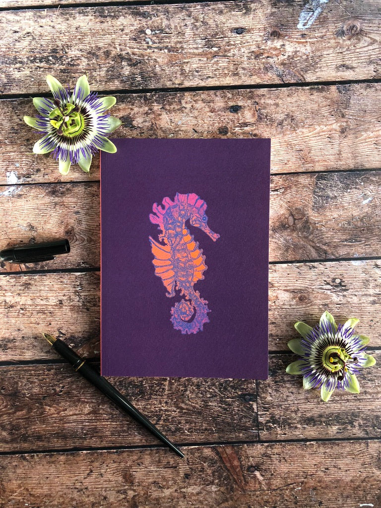Carnet hippocampe, design réalisé par l'atelier des Reloups.